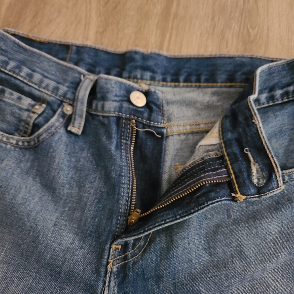 Levis 511 Jean Shorts - Picture 3 of 5